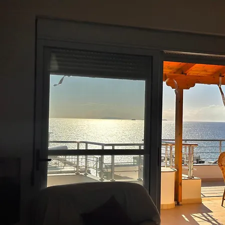 Wave N' Sea Apartment