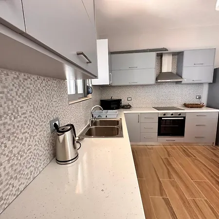 Wave N' Sea Apartment